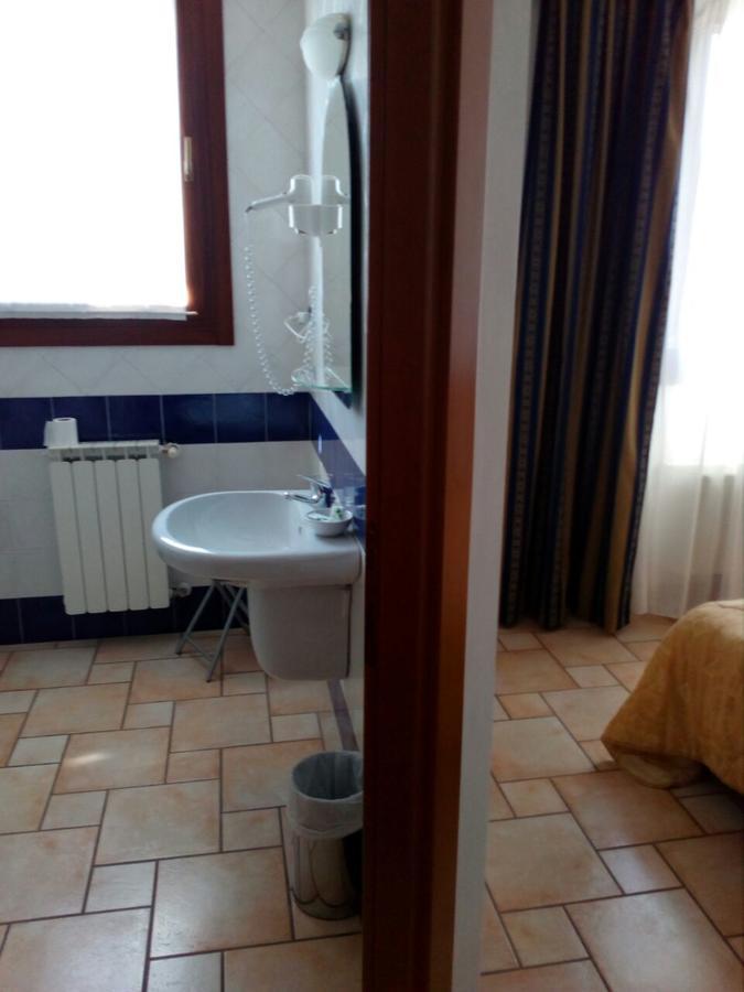 Hotel Lory Ficarolo Dış mekan fotoğraf
